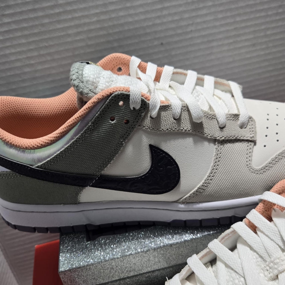 Nike Dunk Low SE  Black and White Sneakers Iconic Limited Edition Sz 11 NEW - Picture 6 of 16